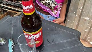 艾丽丝酒吧节目首次骑老男人粗屌