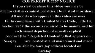 玩Jessica Raynes骚屄 Sara Jay狠操她