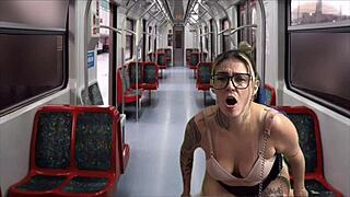 Dentro Do Trem Público Da Capital Acochei E Fodi A Secretária Gostosa Vindo Do Seu Trabalho