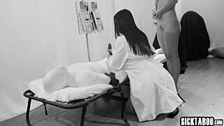 嘿拉丁妹子试过跟巨乳熟女大屌怪实验吗口交吸得超激烈