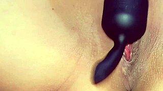 hey bluee, you masturbating close up and squirting hard in my mouth? this colombian cutie wants to cum wild just for you in spanish homemade fun