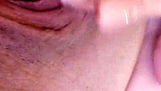 Alina Modelista touches herself in early morning for big squirt