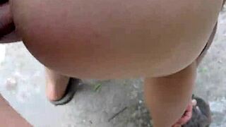 Otra Vez Follo El Culo Apretado De Mi Prima Detrás De Una Pequeña Colina Rocosa