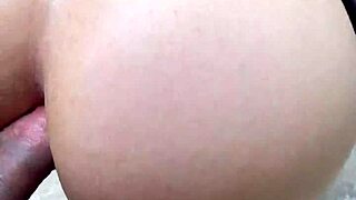 Otra Vez Follo El Culo Apretado De Mi Prima Detrás De Una Pequeña Colina Rocosa