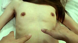 Amateur Japanese milf gets shaved pussy creampie in homemade video!