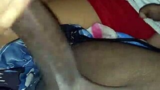 Invited Neighbor for Movie and She Gives Oral Sex