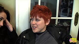 和出轨红发女友分手前棕发妹要最后假阳具猛干