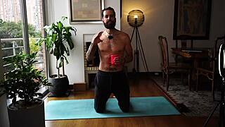 改善臀部摇摆床上性爱更猛