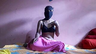 哥们老婆趁他不在吃我大屌