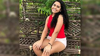 户外美女妓女喊一起野战冒险爽翻