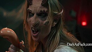 黑暗幻想恶魔狠干护士医院弯腰喷奶进嘴