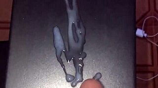 瘦子自撸巨白屌家制独奏爆射海量精