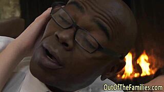 业余18+妹被异族继父颜射，fetish高潮情绪爆表