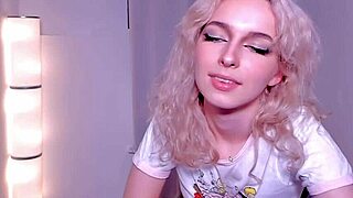 uh, like this blonde girl is showin off her dance moves ya know