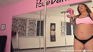 哇胖脱衣舞娘大屁股大肚肥臀扭动！😏