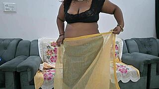 Hey aunty, why not show those desi saree tits to me?