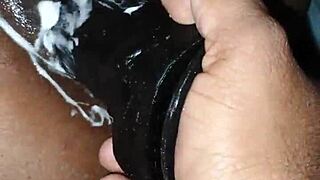 高挑人妻插22cm巨屌老公惊呆围观