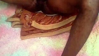 她骑乘黑珍珠熟女自制业余狂干