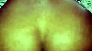 voy a sentarme en tu verga metela en mi ano y correte en mi culo