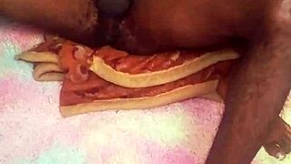 她骑乘黑珍珠熟女自制业余狂干