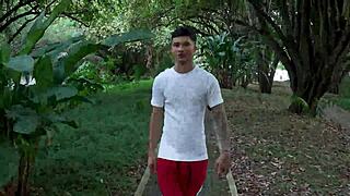 I fuck a stranger in public and he cums in my mouth. I hope no one saw us, Naty Delgado.