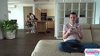 继妹Bonnie Dolce说哥你赢了！换精口交舔屄