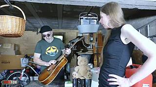 Oh god this anal threesome with double penetration and pissing for alice maze is so intense