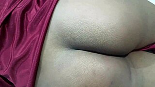 印度主妇与公公同床乱伦狂欢