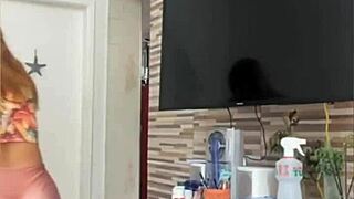 Wanna see my pussy splitting open while i clean the house?