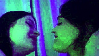 i fingerfucked my stepsis so hard she screamed cumming loud