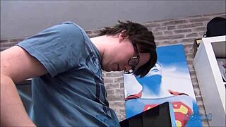 人妻Lacey Starr吸屌偷拍POV？