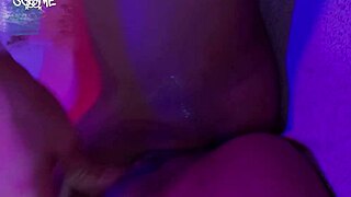 Petite Girl Lets Me Eat Pussy Then Tribbing Session