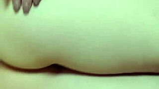 哇，这中国熟女销售骚货脱胸罩露湿屄给蒙面老板聊【粉墨人生】😏💦