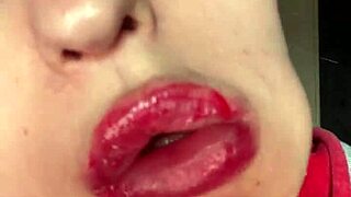 giantess with huge lips n glasses smears snickers bar... mmm so messy!