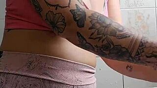 hey neighbor, come lunch? my tight shorts split swollen pussy wide open... wanna see?