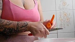 hey neighbor, come lunch? my tight shorts split swollen pussy wide open... wanna see?