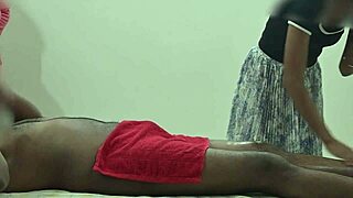 Flashing My Tits Gets Her So Turned On During Massage