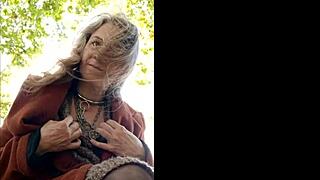 2024 09 27 esclave f bent over avec BUTTPLUG en public humiliation outdoor 😈🔥