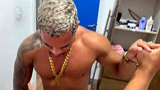 minha primeira vez comendo o cuzinho da madrasta de 45