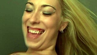 Jessica Woods rides that phat black cock cowgirl style?