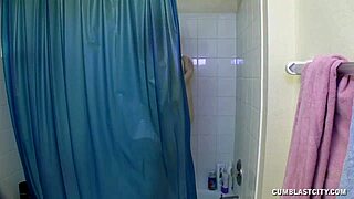 who blasts massive cumshot right in the bathtub with her?