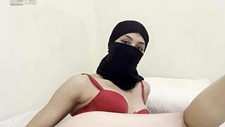 shy hijab girl... rubs her juicy pussy so slow now 😩