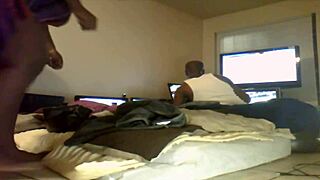 Hey thick ebony milf show that ghetto pussy on street