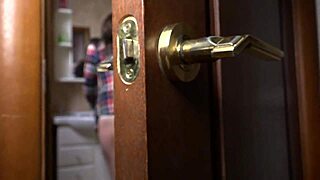 Skinny linda love takes rough anal deepthroat cum facial shower