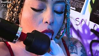 Latina makes redhead cum hard licking her feet in lingerie.