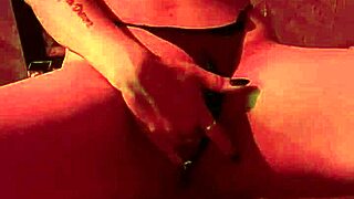 Hot in the gym, needs to touch herself like a slut!