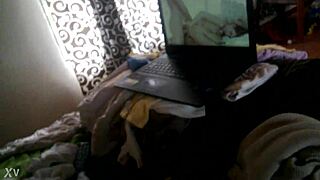 i'm watchin lesbo porn and masturbatin so hard