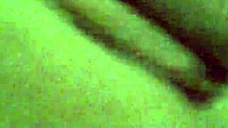 Newlywed teens enjoy a quick amateur fuck.