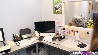 Bambi Brooks Sucks Meaty Cock Hard 😍