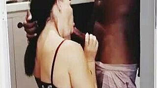 i'm putting my girlfriends to suck my cock, they love it